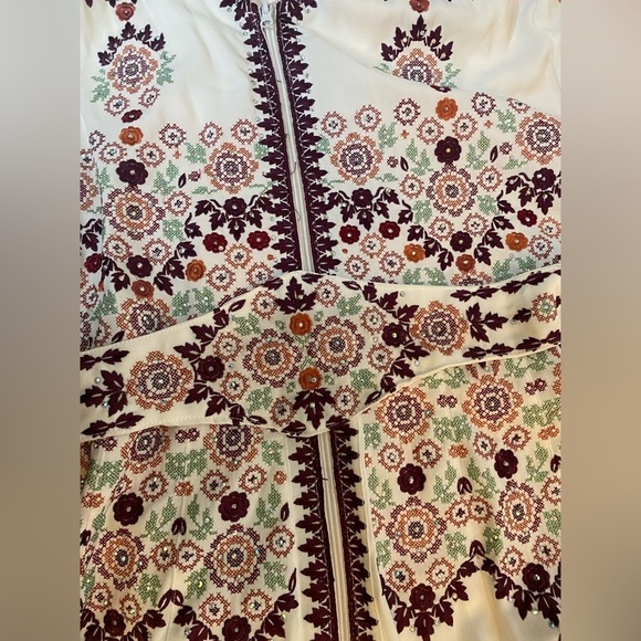 Modest women white and embroidery kaftan new with tag size 2 ( M/L) - Picture 10 of 10